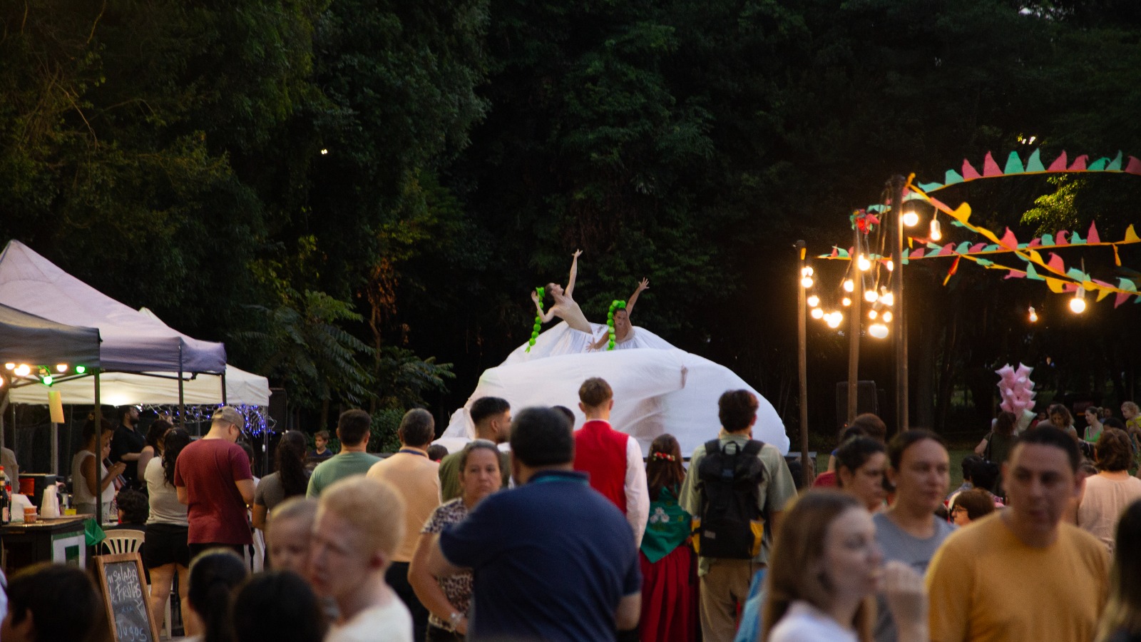 <p>Llega la séptima edición del festival Mujeres Tierra Roja</p>
